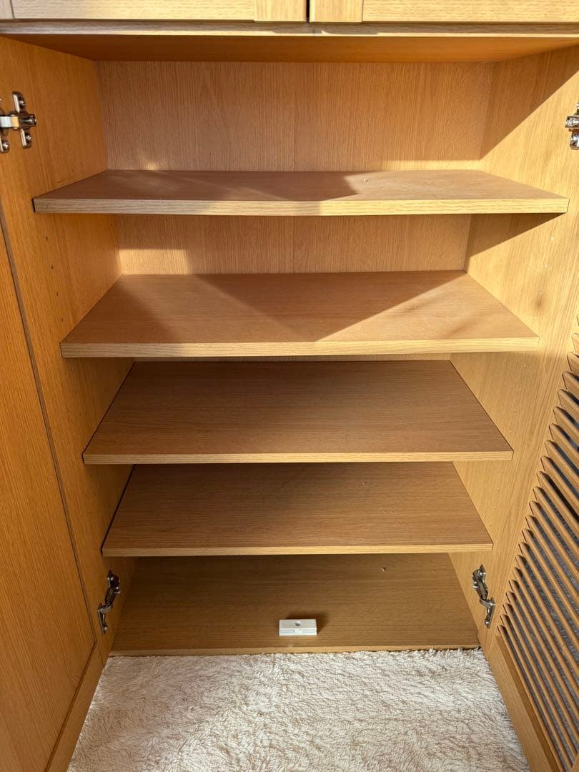 木製食器棚 ガラス扉付き