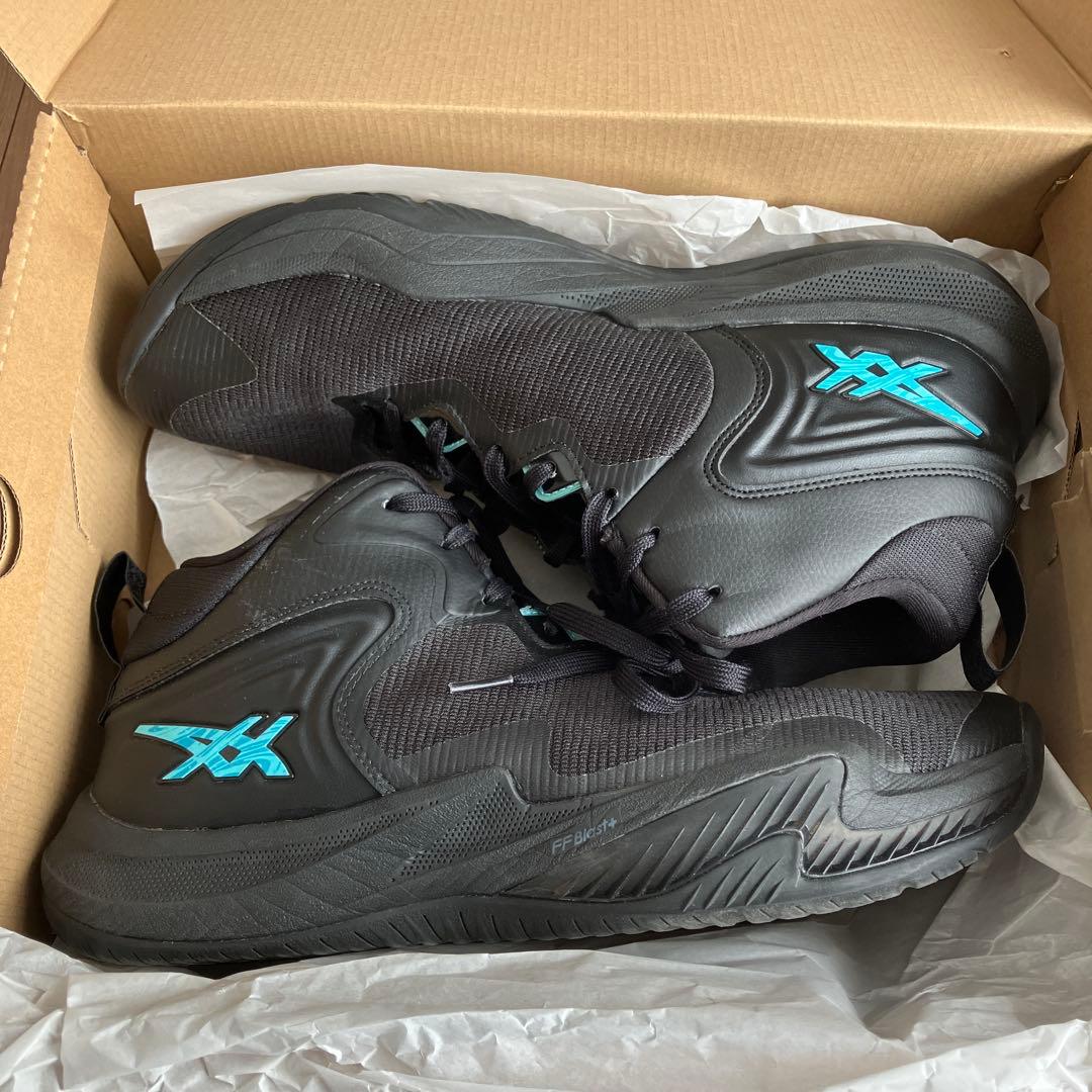 【美品】アシックス　asics NOVASURGE3 30センチ