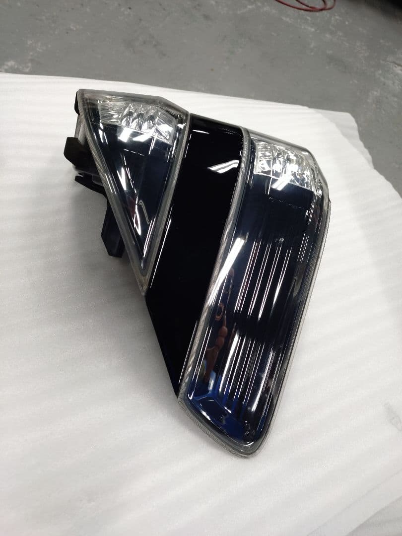 20ヴェルファイア左右テールランプ カラー202