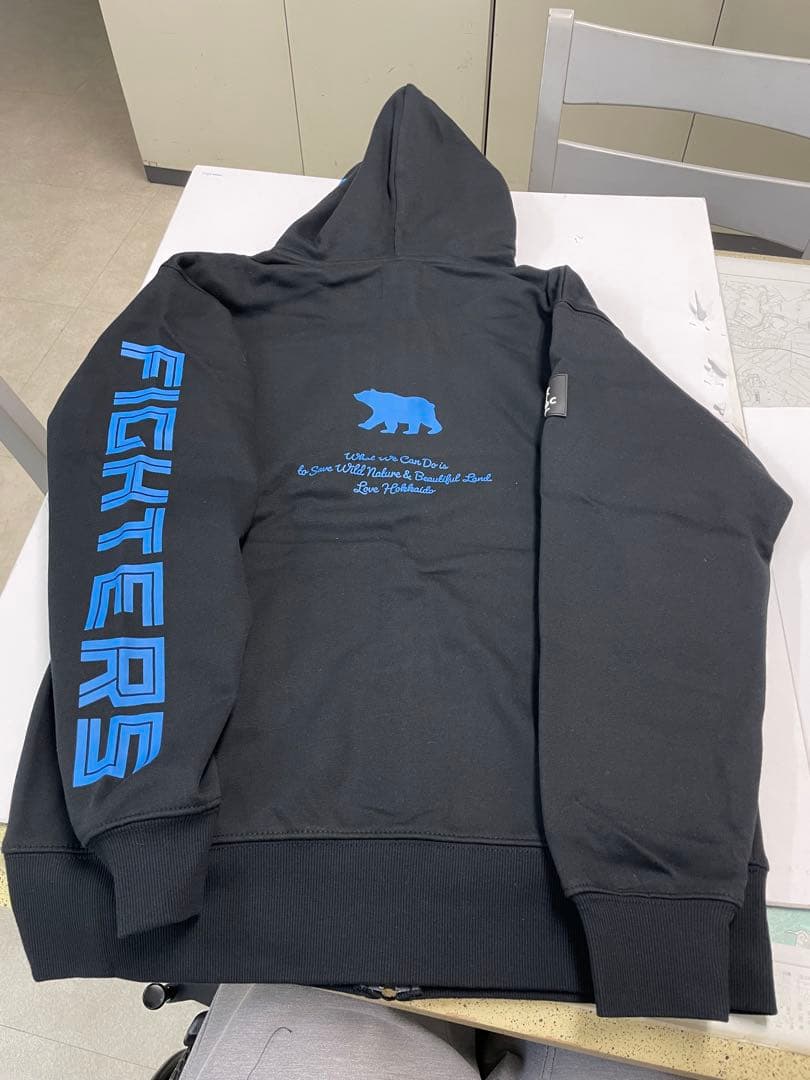 2026 FIGHTERS フルジップパーカー 【日本ハムファイターズ】タグ付き