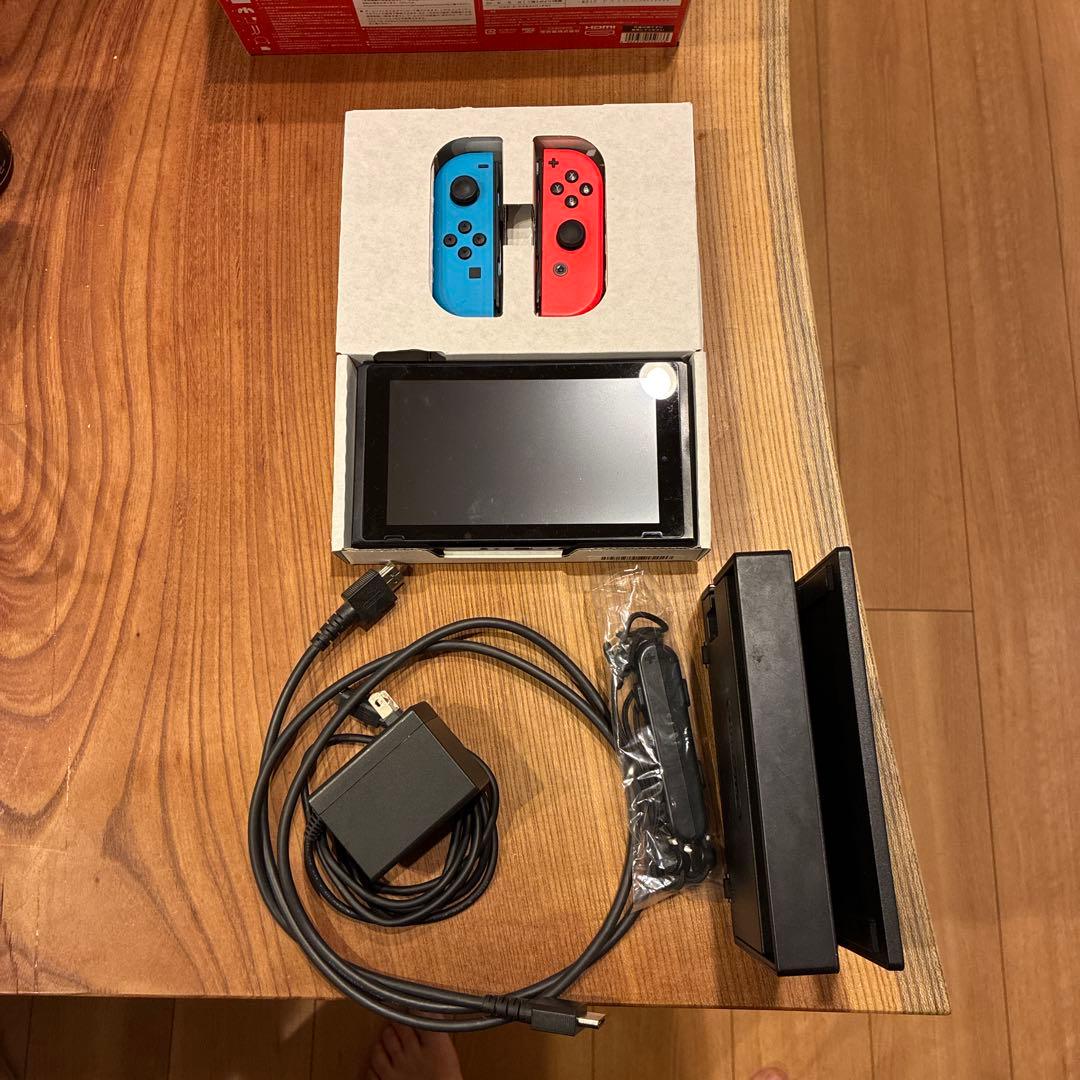 Nintendo Switch本体　2台セットプラス携帯カバー付き