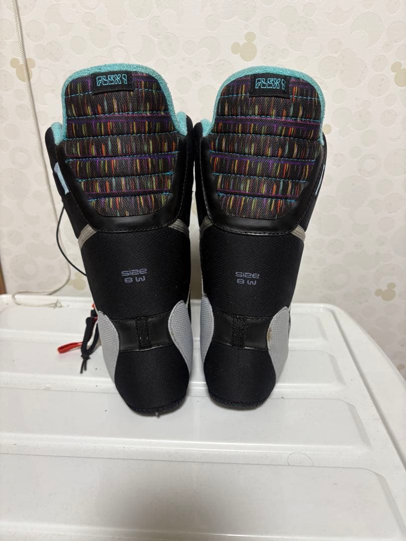 美品　女性用スノーボードブーツ BURTON BOOTQUE ブラック/マルチ