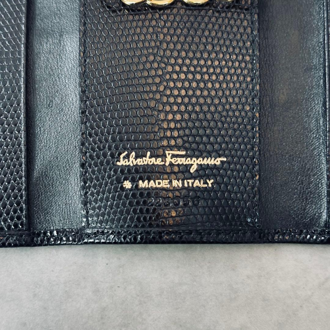未使用✨ Ferragamo ヴァラ　リザード型押し　キーケース　ゴールド金具
