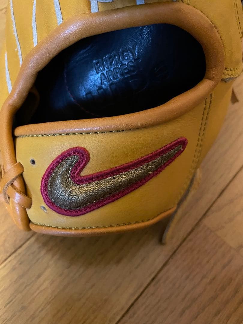 ナイキ　軟式　投手用グローブ