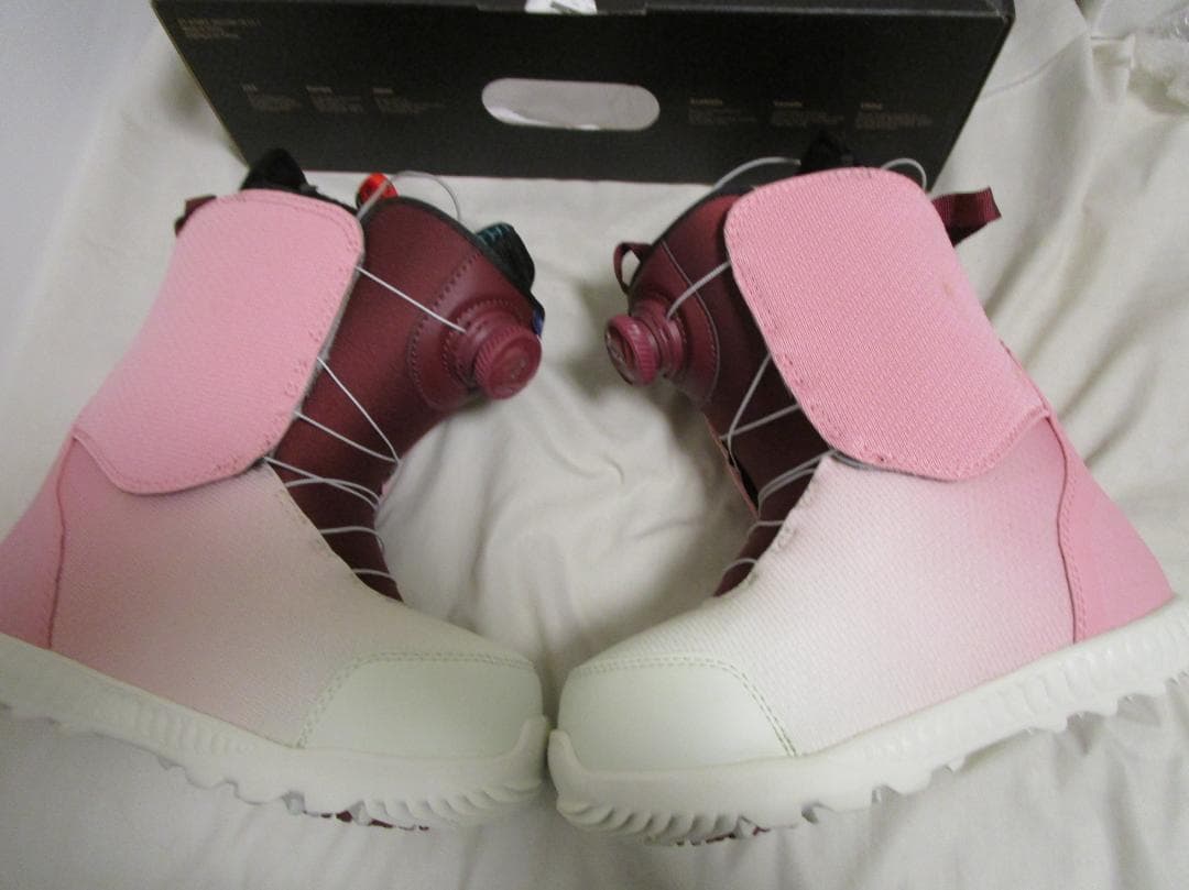 n*u様 バートン 2023-24　ウィメンズ リチュアル BOA® スノーボー