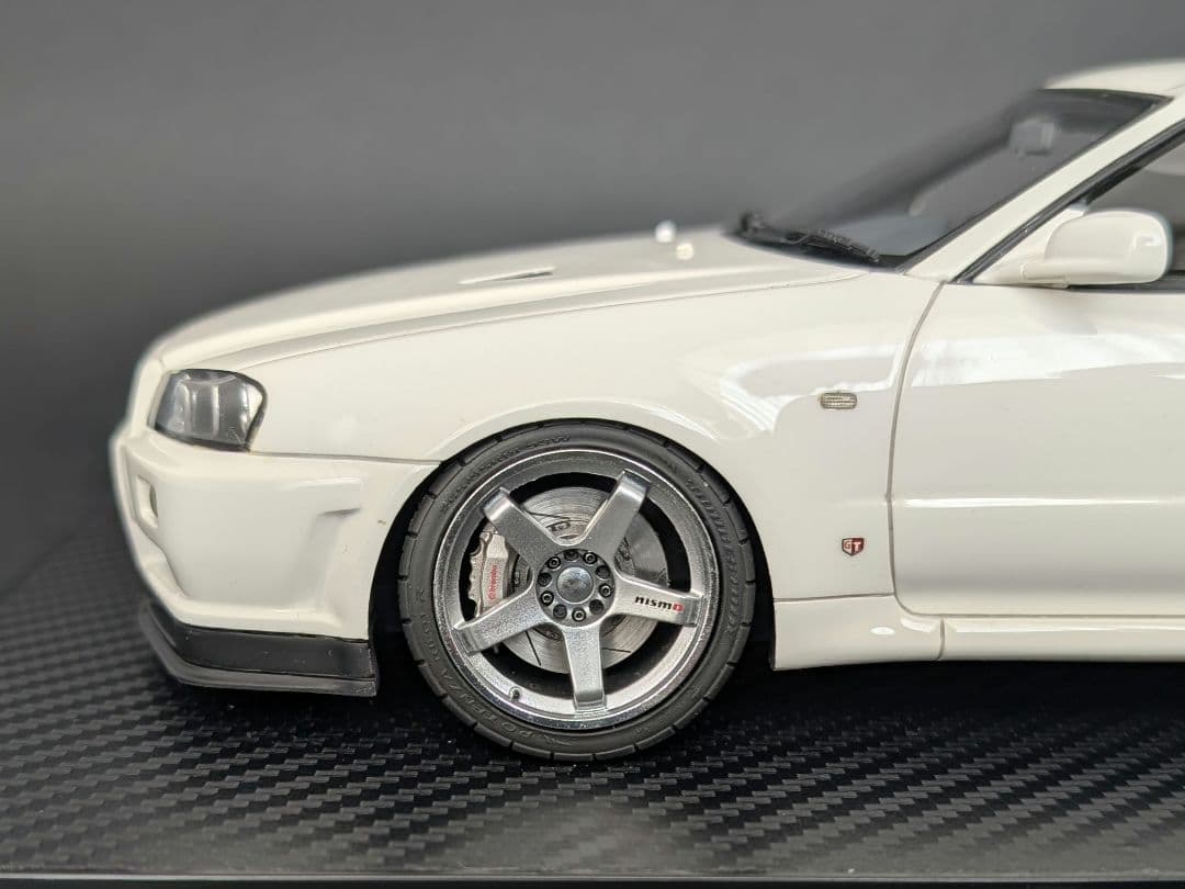 イグニッションモデル 1/18 GT-R BNR34 V-specⅡ ホワイト