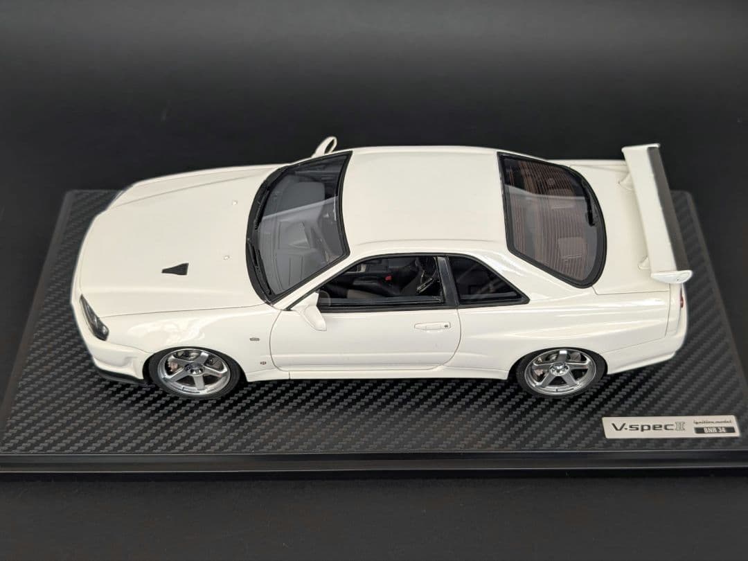 イグニッションモデル 1/18 GT-R BNR34 V-specⅡ ホワイト