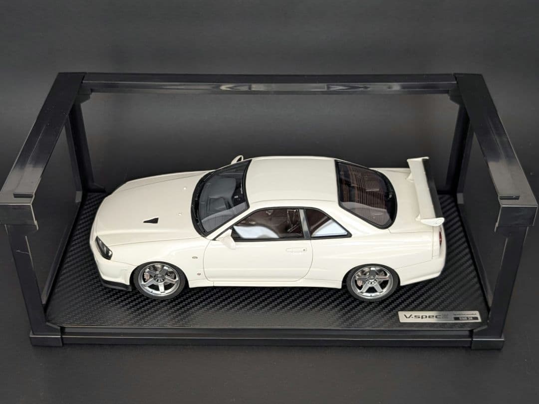 イグニッションモデル 1/18 GT-R BNR34 V-specⅡ ホワイト