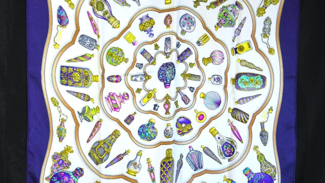 美品　HERMES エルメス　大判スカーフ　カレ90　 D535