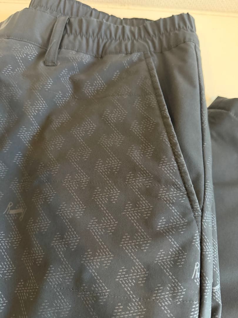 レザレクション冬用フード付き黒ジャケット ×パンツ