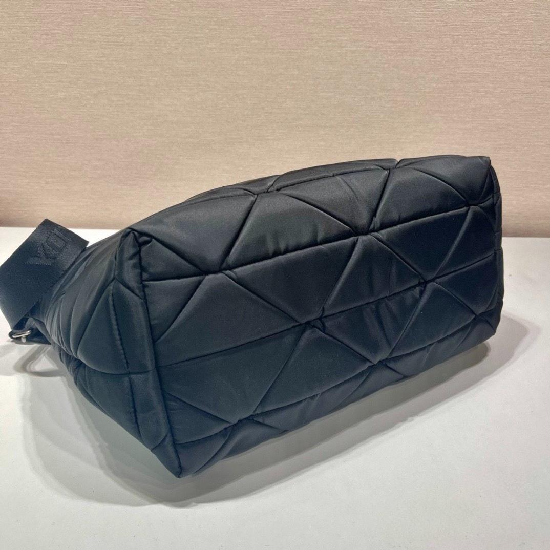 PRADA ブラック ハンドバッグ 2way 三角 Re-Nylon