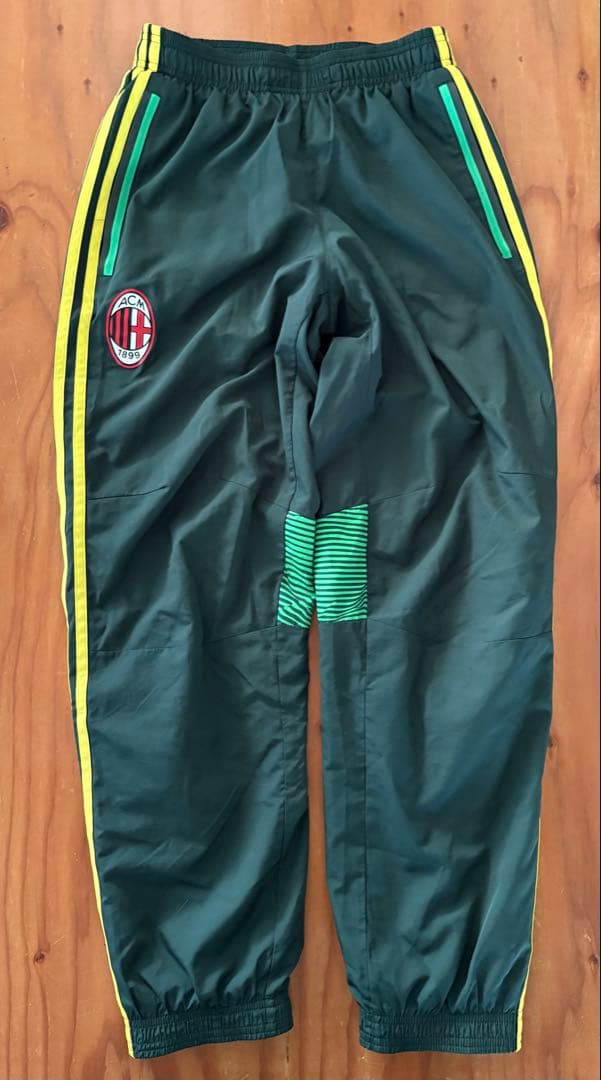 ACミラン プレゼンテーションスーツ　adidas ストライプジャージ 緑