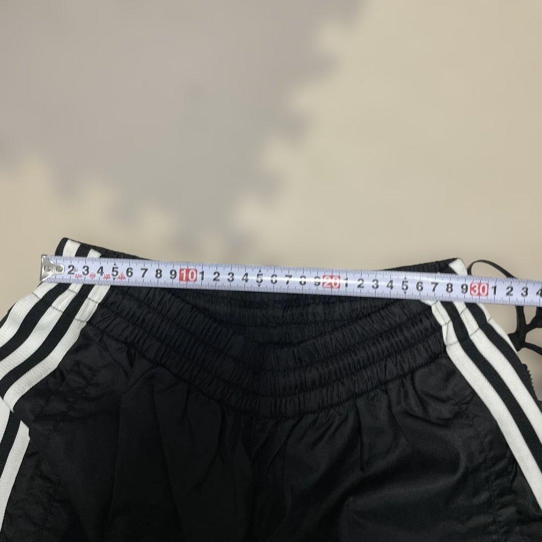 adidas（アディダス）ヴィンテージ感漂うナイロンセットアップ上下セット