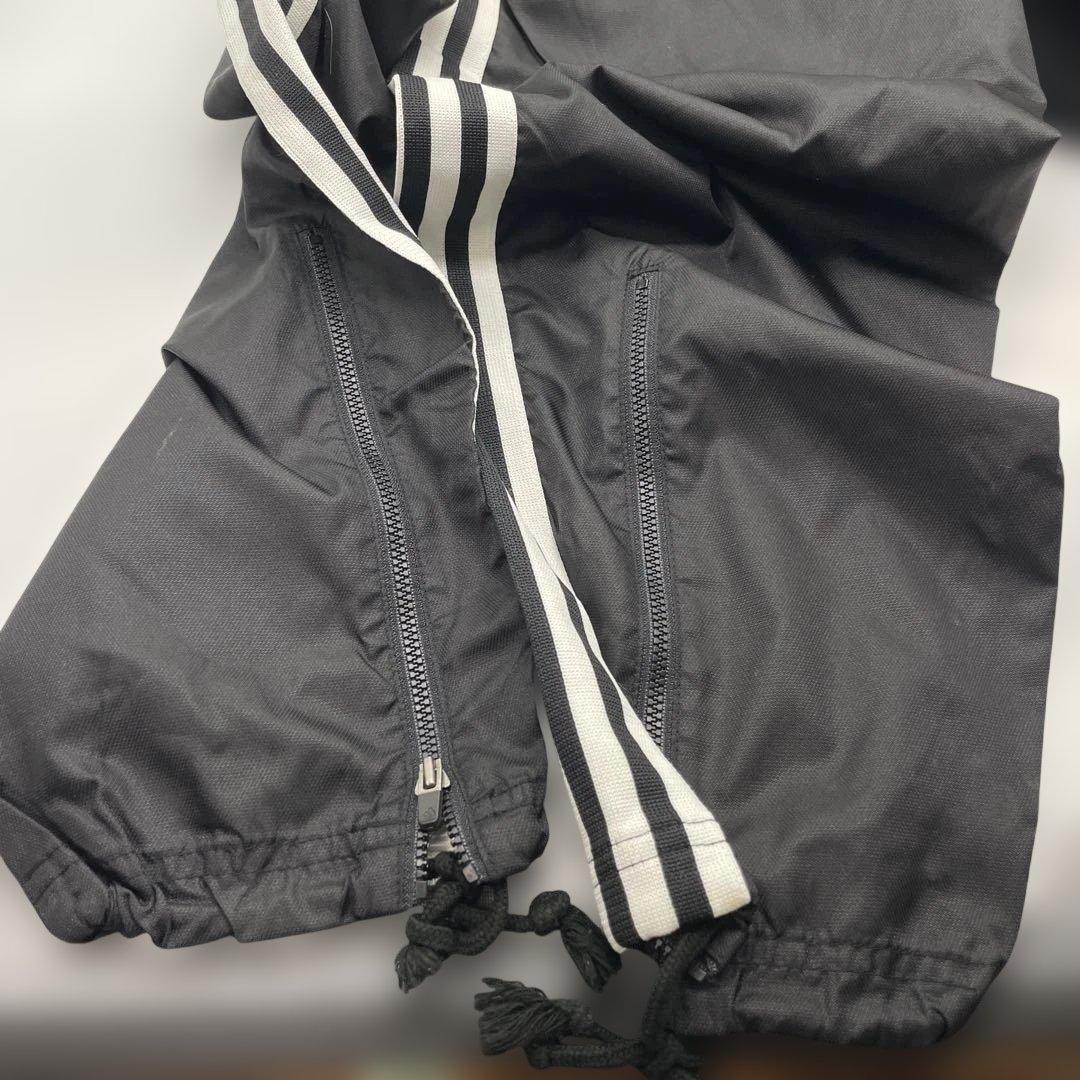 adidas（アディダス）ヴィンテージ感漂うナイロンセットアップ上下セット