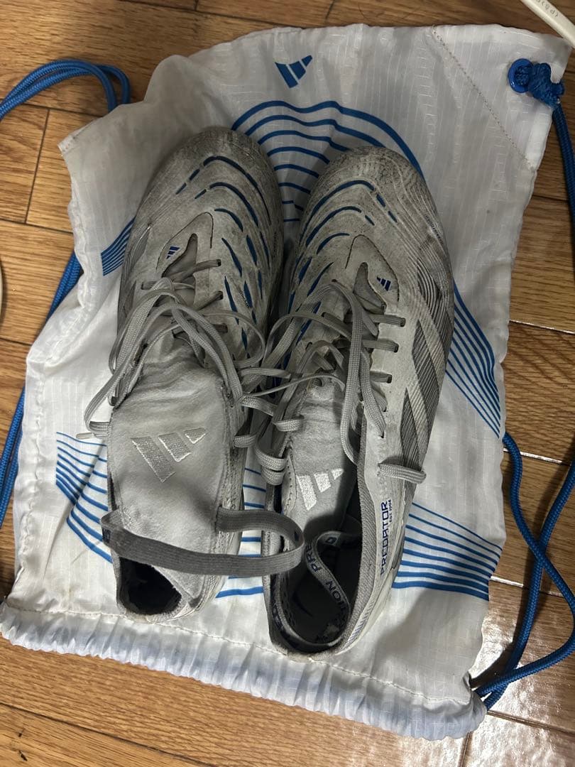 adidas Predator サッカーシューズ スパイク グレー