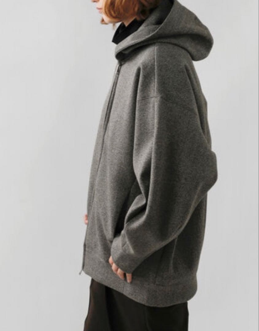 専用出品　CLANE パーカー