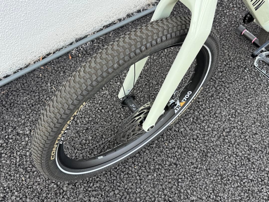 Canyon Stitched CFR Trial(中古、ペダル付)