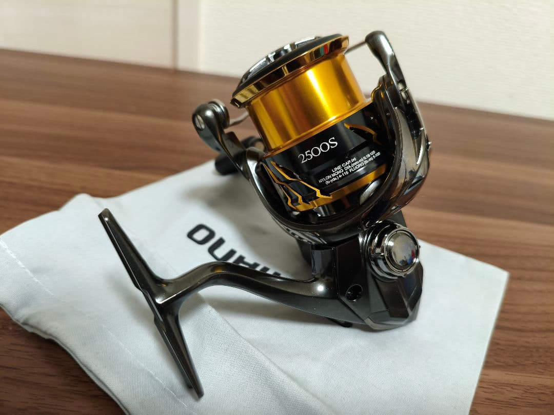 シマノ 20 ツインパワー 2500S スピニングリール SHIMANO