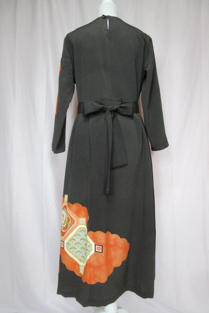 留袖リメイク　金糸刺繍　和風模様長袖ロングワンピース　シルク　ウエストリボン紐付