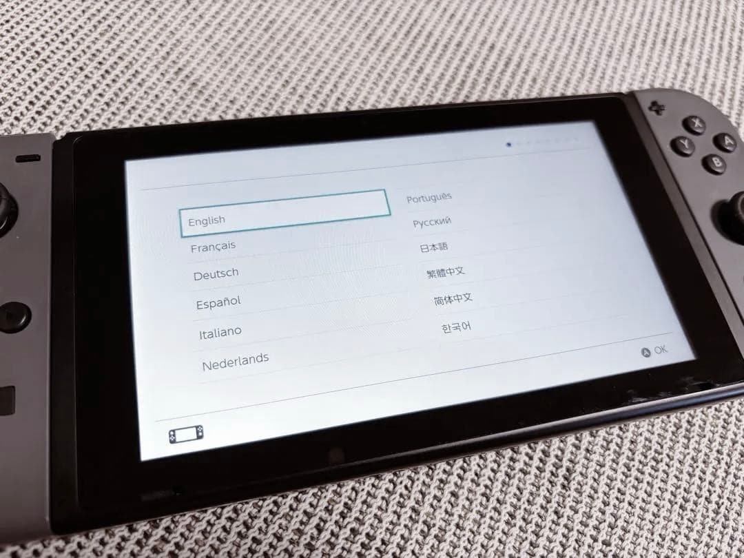 Nintendo Switch 本体・コントローラー・充電器完備