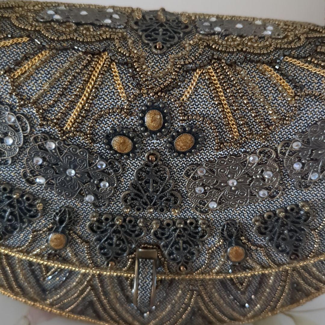 ルミーはしもと　ビーズ刺繍 半月型パーティーバッグ