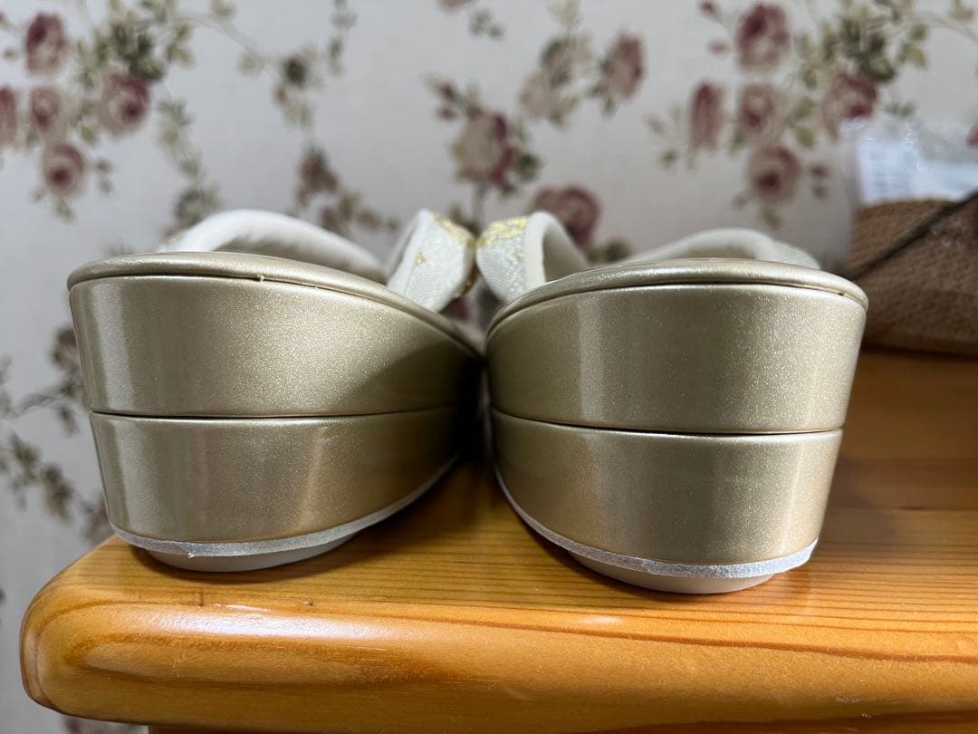 新品　アイボリー花柄和装用バッグと草履セット