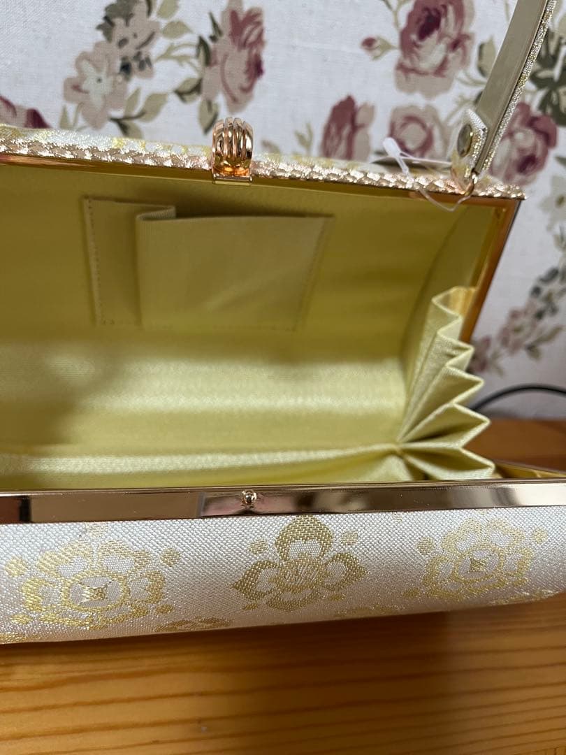 新品　アイボリー花柄和装用バッグと草履セット