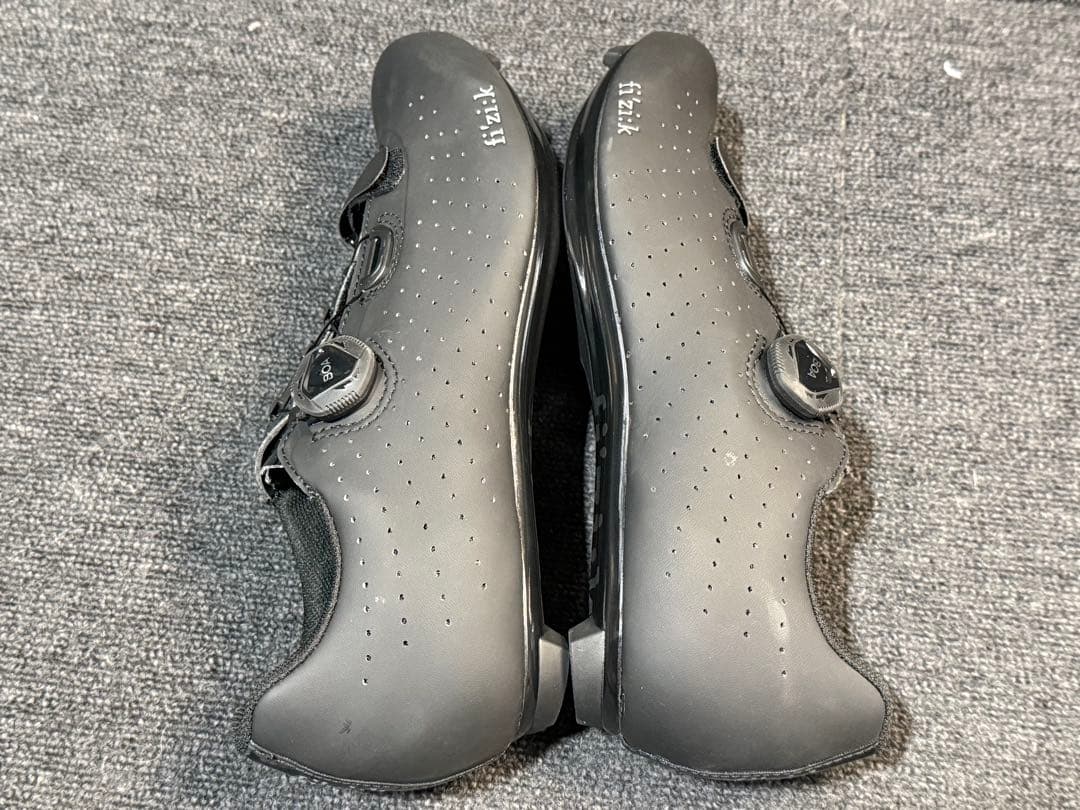 フィジーク R5 テンポオーバーカーブ ブラック　サイズ27-27.5