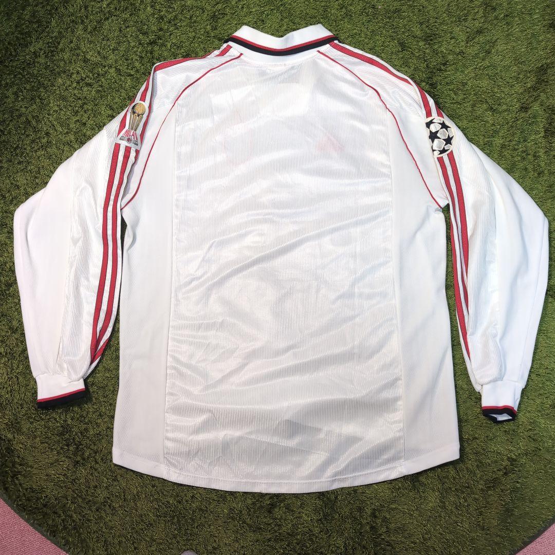 ACミランの長袖シャツ CLパッチ付