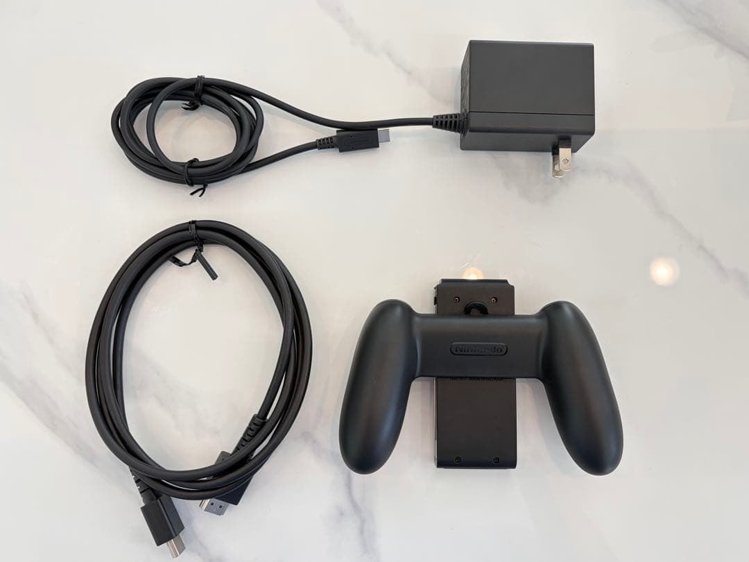 【新型箱付き】ニンテンドースイッチ　本体　付属品完備　ネオンカラー　付属品完備