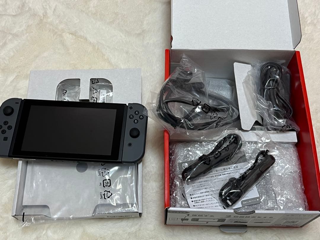 Nintendo switch 新型　2024年製　ほぼ未使用