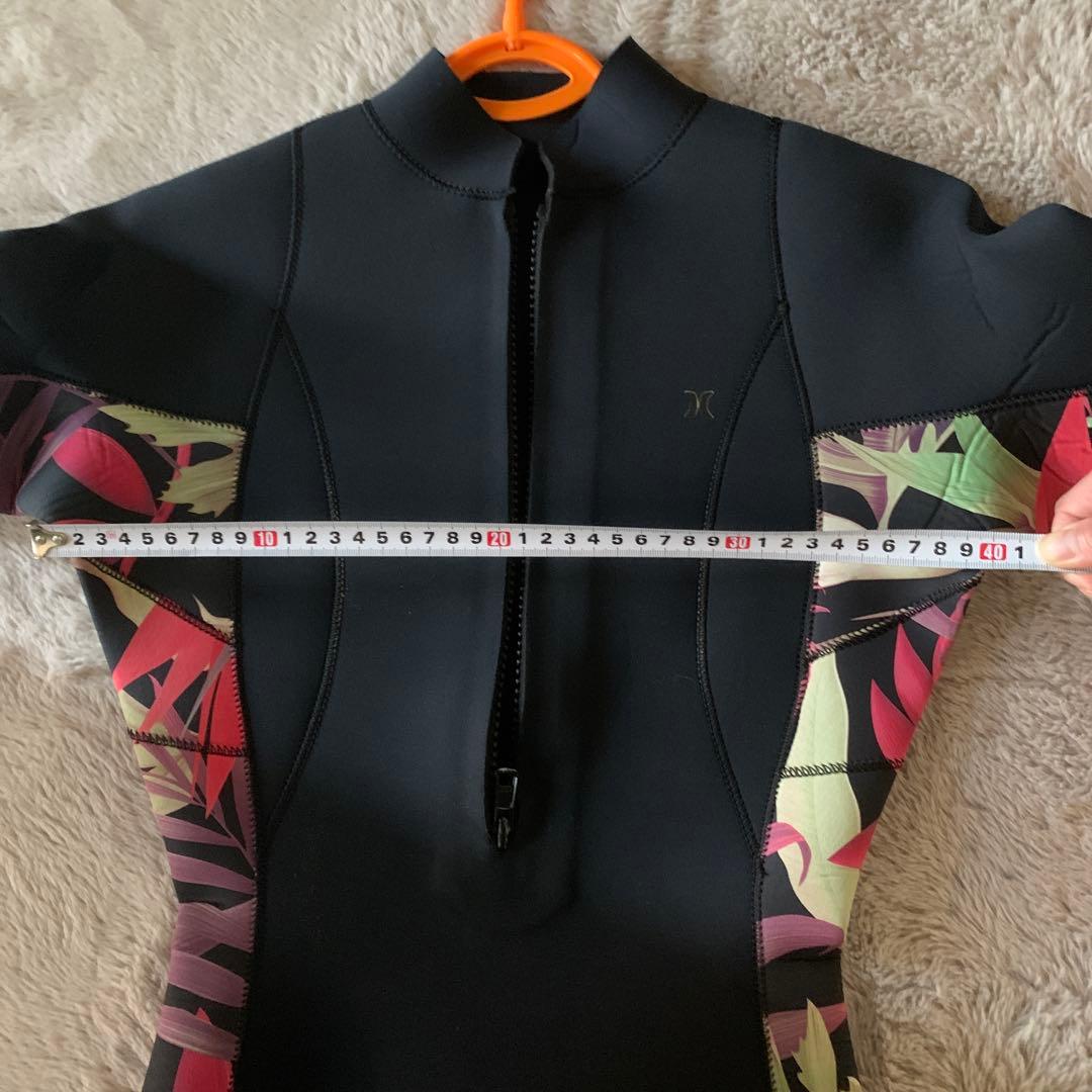 Hurley フロントジッパー タッパー ブラック/フラワー柄