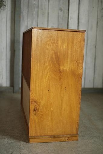 古い小ぶりな木製のモールガラス戸棚×木製小引き出し3段