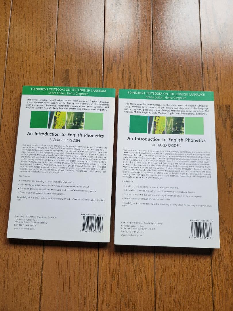 An Introduction to English Phonetics2冊組。