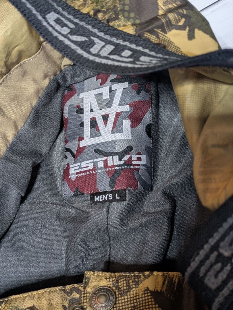 ボルコム ESTIVOメンズスノボードスノボースキーウェア　サイズM,L