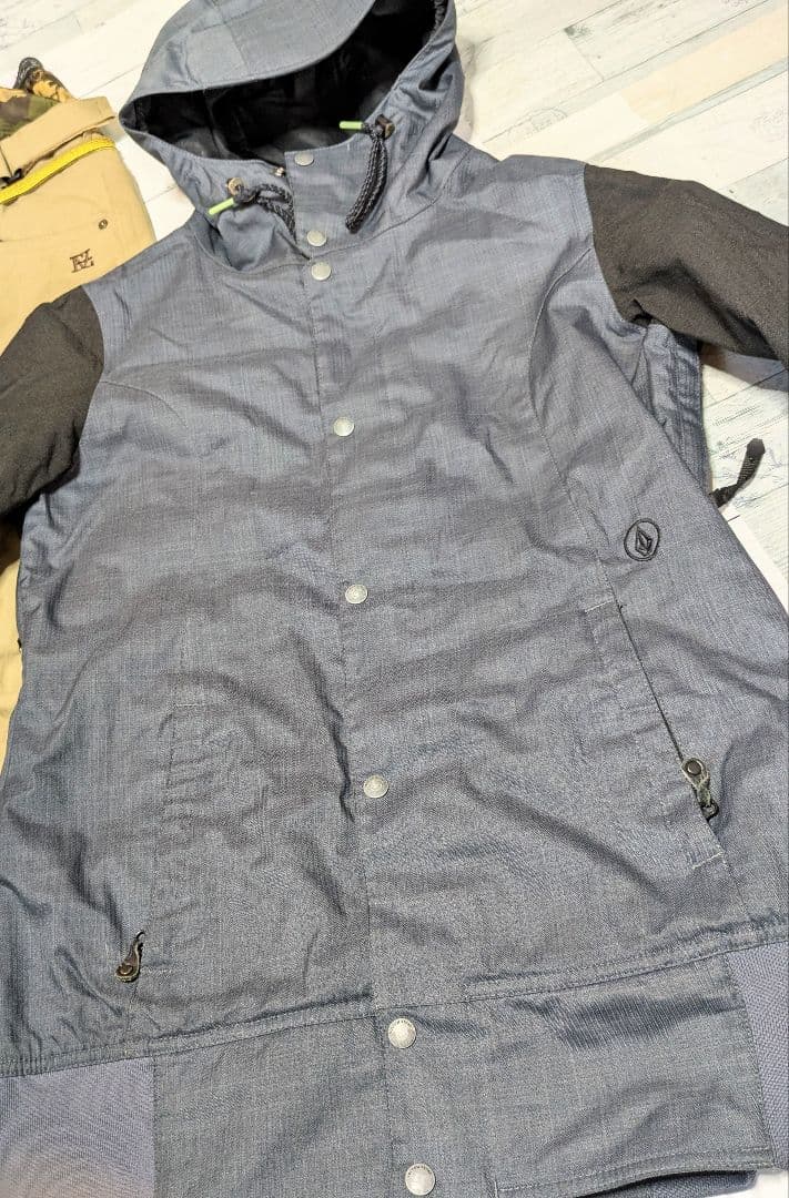 ボルコム ESTIVOメンズスノボードスノボースキーウェア　サイズM,L