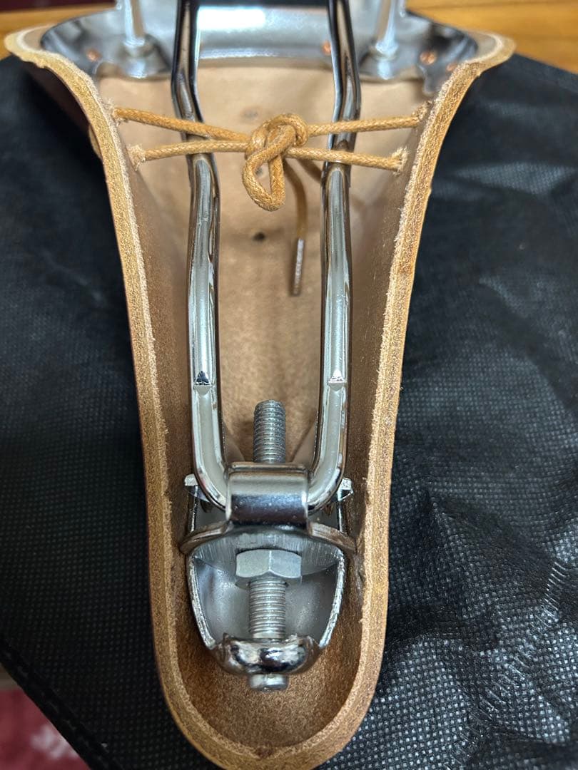 ブルックス風　WALGAN 新品レザーサドル　最安値