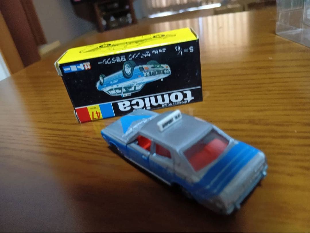 トミカ　黒箱　セドリック　エアポート　タクシー　NO.47 1/65