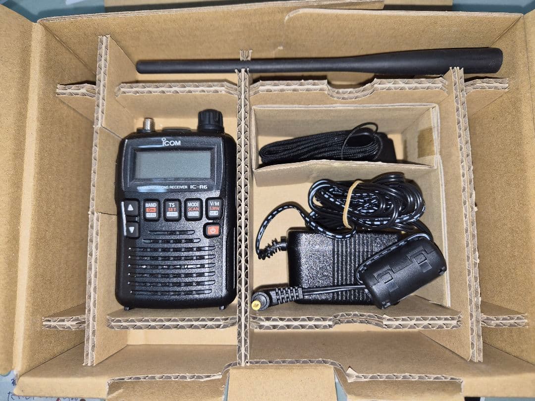 ICOM IC-R6 広帯域ハンディレシーバー