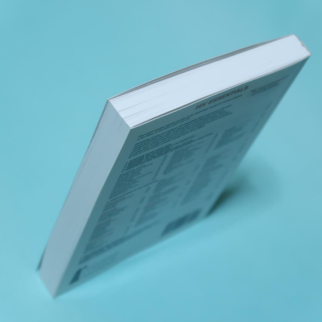 洋書　HIV Essentials 2014（HIV感染症、エイズ治療）