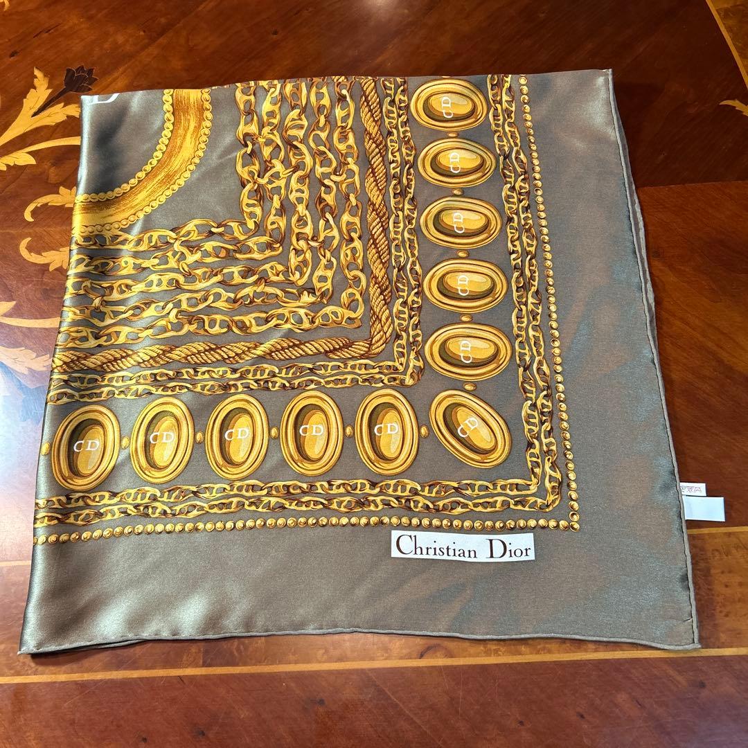 Christian Dior シルク大判スカーフ、未使用に近い。