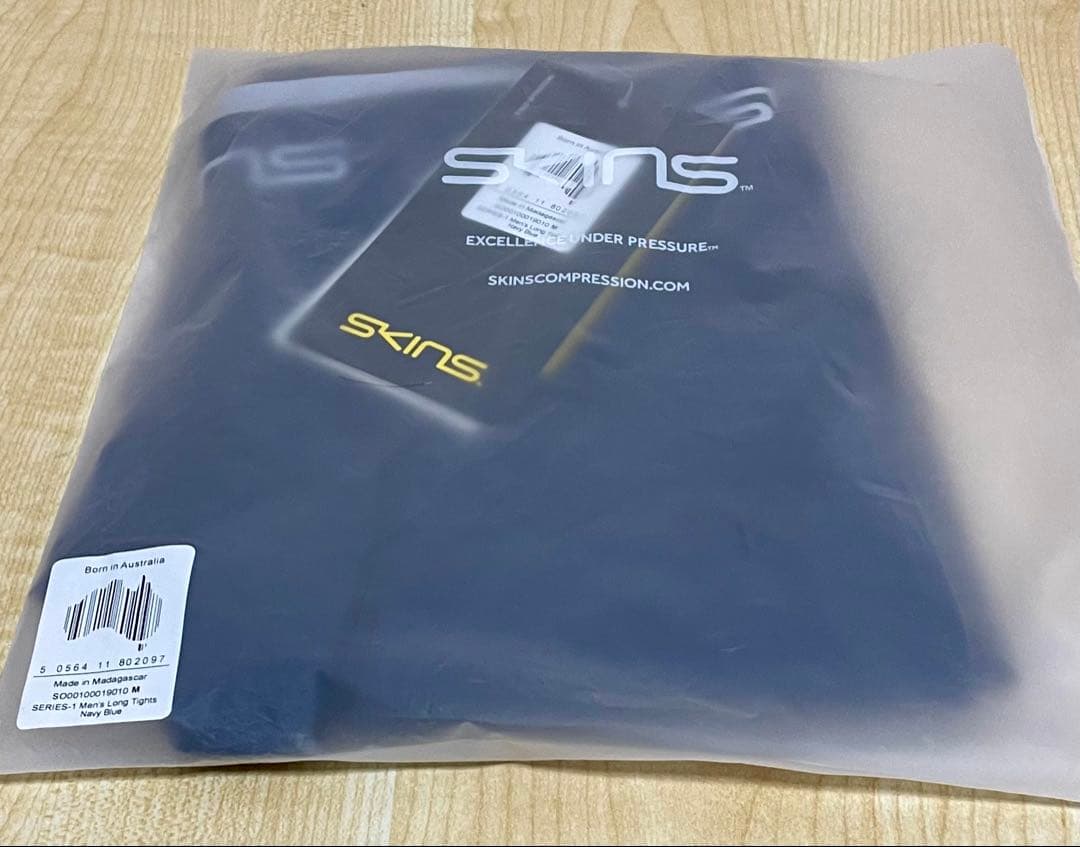 Skins Series 1. Mサイズ　新品　メンズ　ロングタイツ