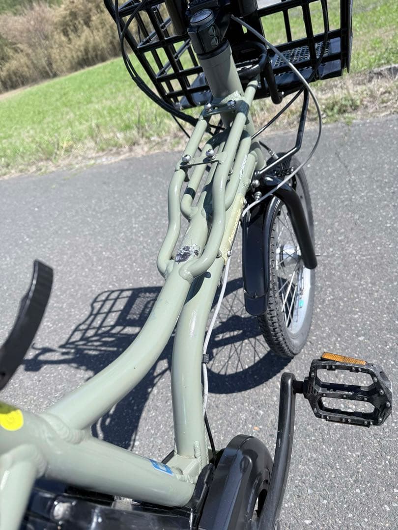 オリーブグリーン 電動アシスト自転車 20インチ