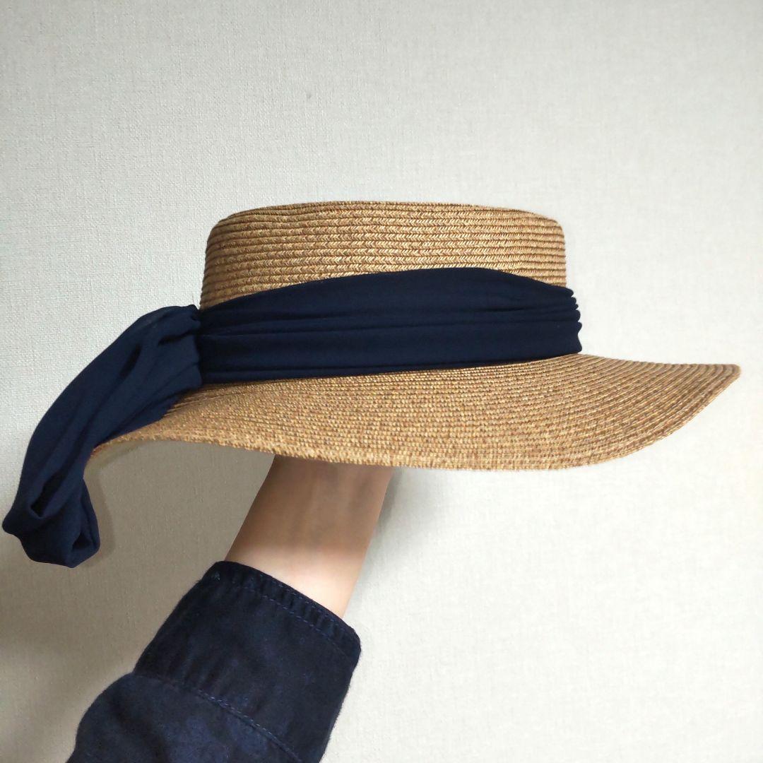 バラ色の帽子キャノチエ