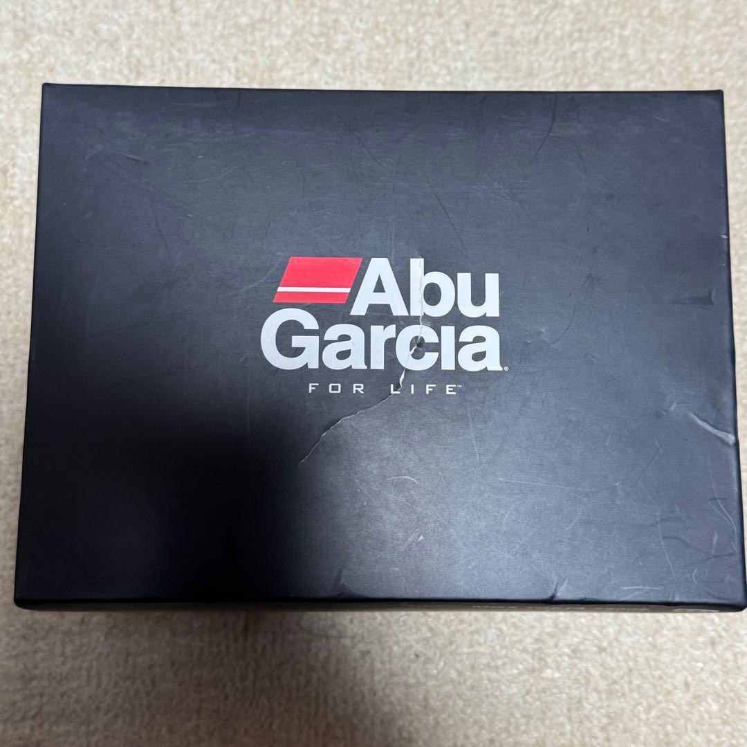 新品　AbuGarcia アブガルシアREVO MGX THETA 2500S