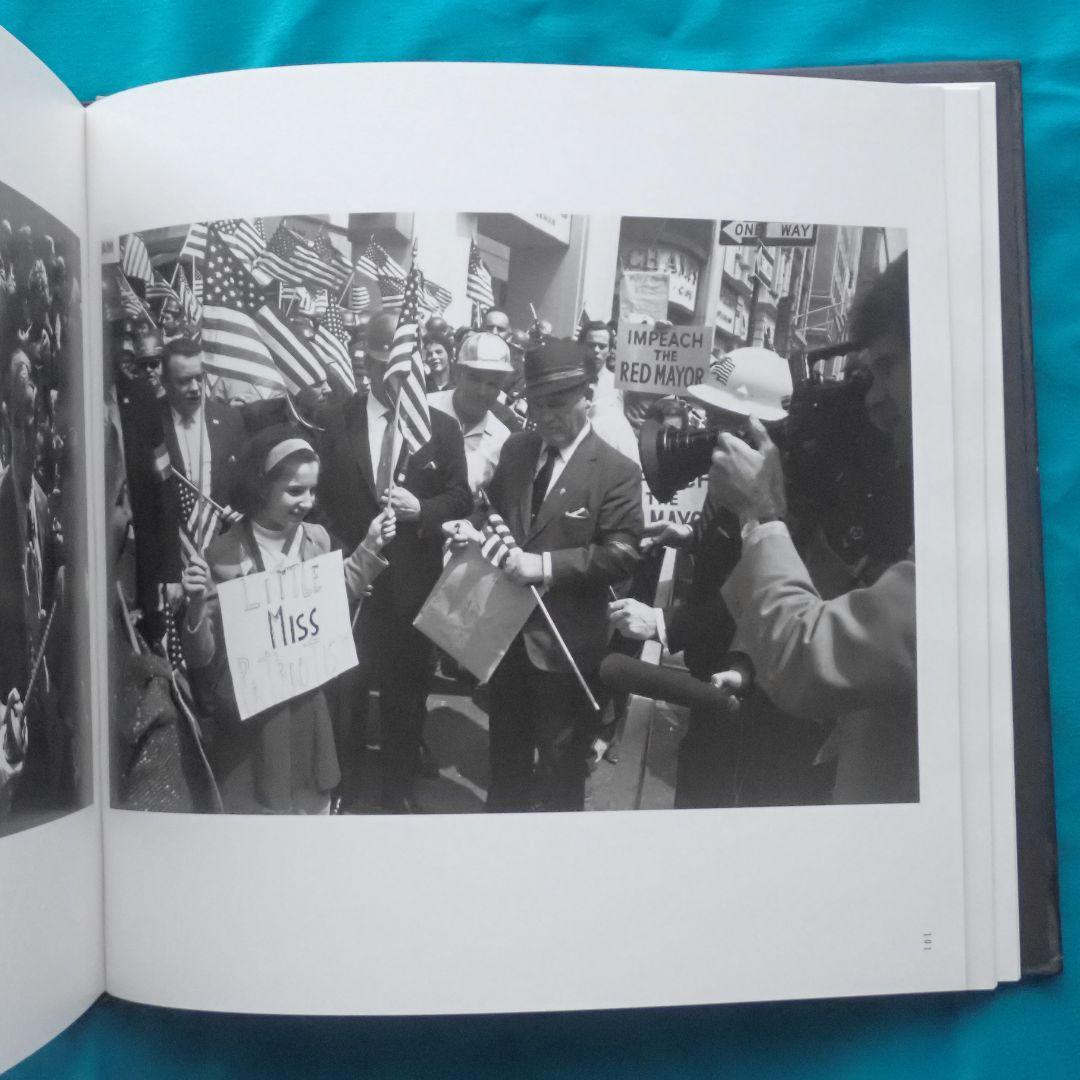 ウィノグランド Winogrand THE MAN IN THE CROWD