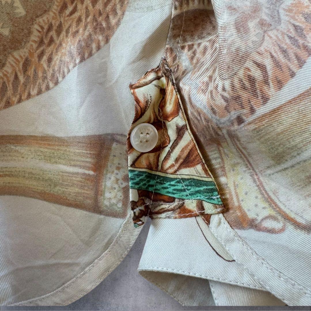 HERMESエルメス　スカーフ　カレ90 「クレオールの楽園」柄シルクシャツ