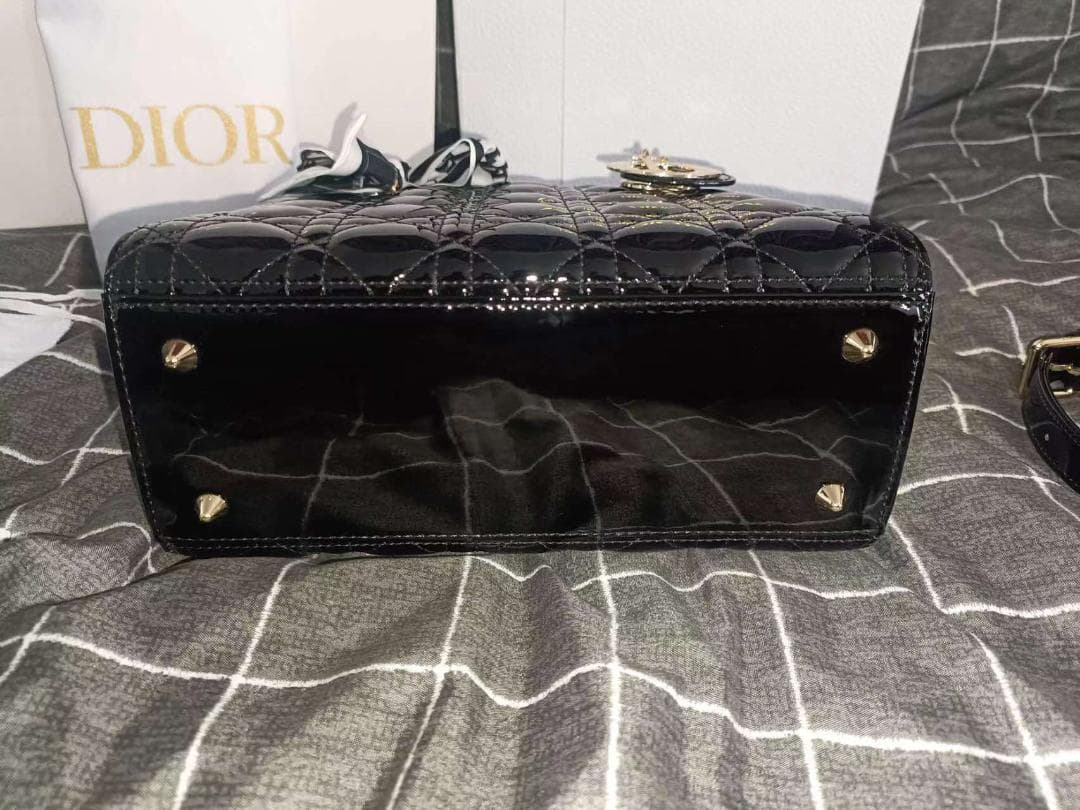 新品 LADY ミディアム バッグ