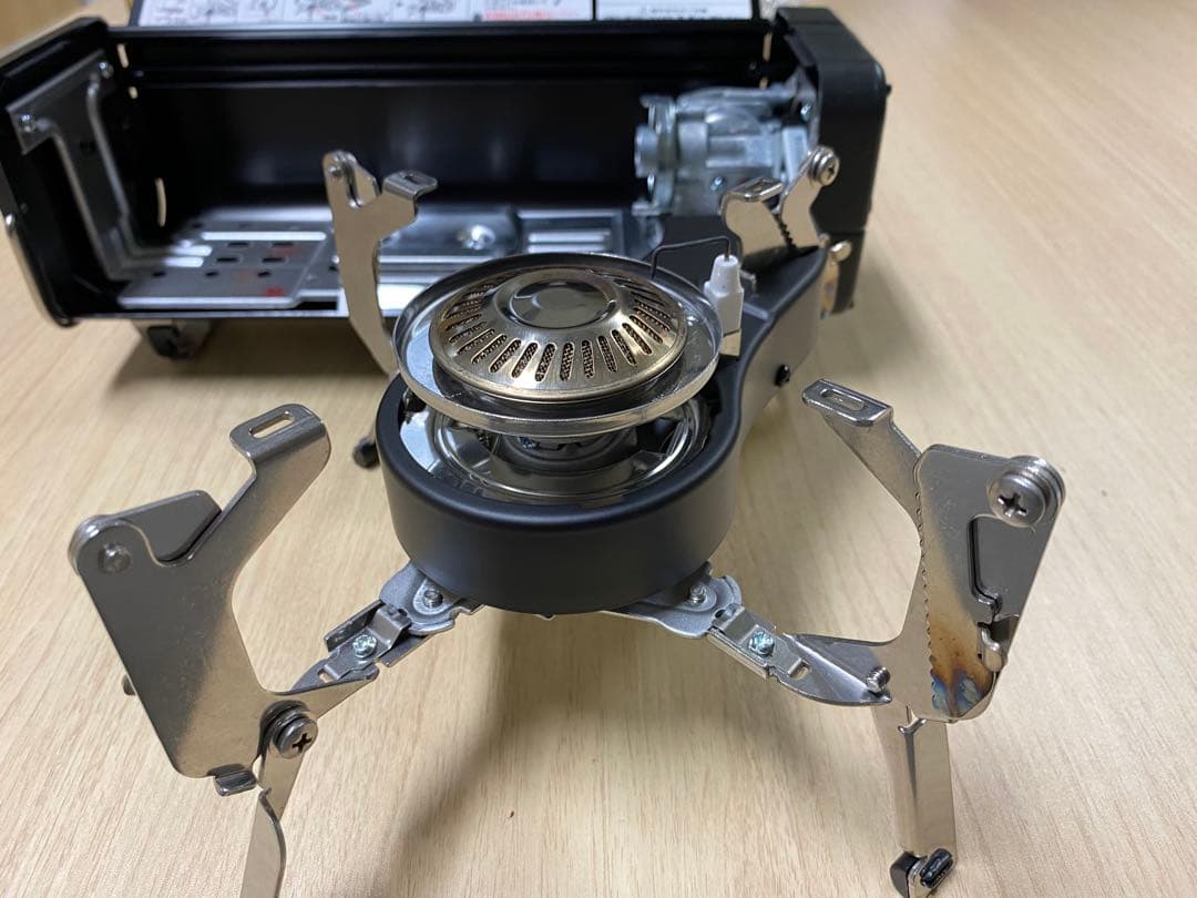 イワタニ FORE WINDS フォールディングキャンプストーブ　ブラック