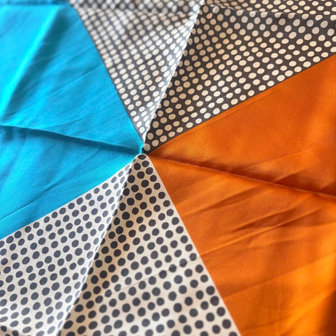 NO.8-109/YVES SAINT LAURENT/正方形スカーフ/シルク